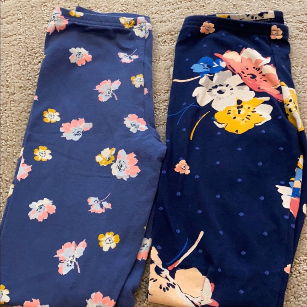 Old Navy kids stretchy leggings size medium.
